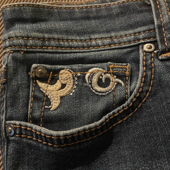 Capris - Picture 3 of 8